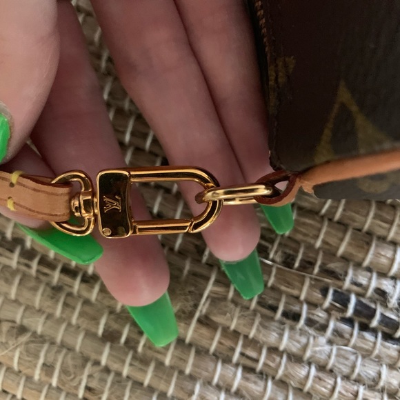 LV handbag - Picture 3 of 5